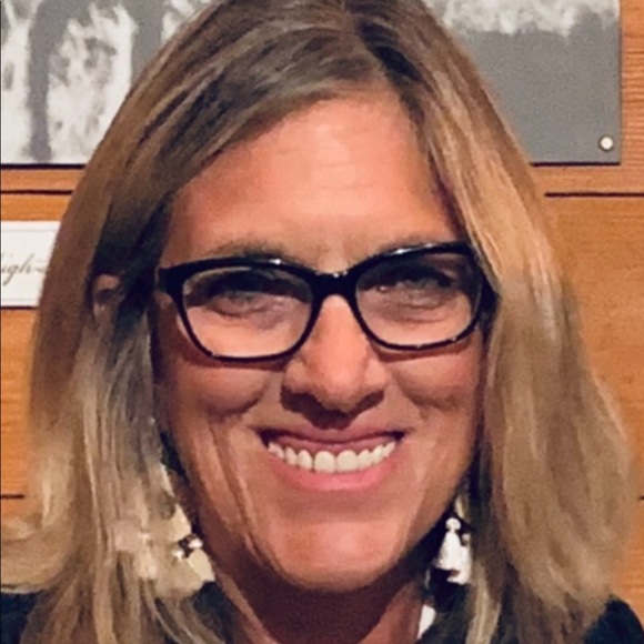 Meet your Posher, Pamela - Picture 3 of 6